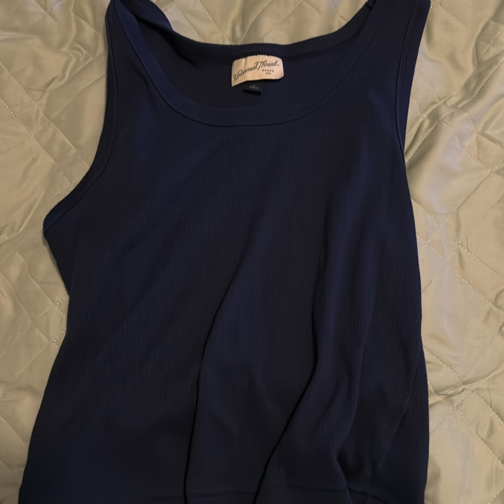 NAVY crop tank top